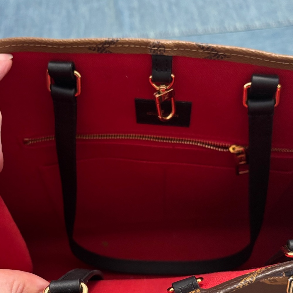 Louis Vuitton On The Go MM Monogram Tote - Picture 6 of 10